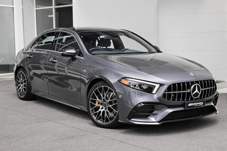 Caractéristiques de 2025 mercedes-benz classe a berline mercedes-amg