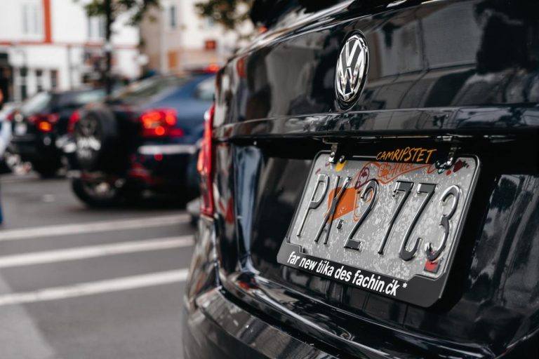 Connaitre le propriétaire d'une voiture avec l'immatriculation